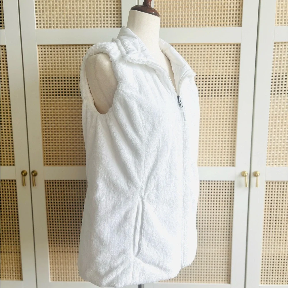 The North Face “Mossbud” Insulated Reversible Vest – TNF White (Size M) - Picture 9 of 15